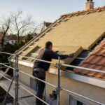 découvrez les méthodes efficaces pour isoler votre toit par l'extérieur et les nombreux avantages d'une isolation performante, pour améliorer le confort et les économies d'énergie de votre habitation.